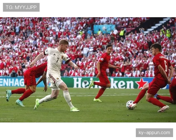 德布劳内与伊涅斯塔：组织核心的战术角色演变与时代适配性解析