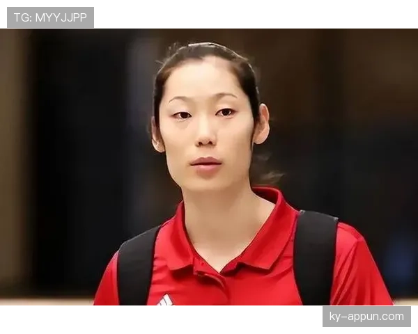 朱婷训练完啃鸡腿的样子，谁还记得她年薪多少来着？